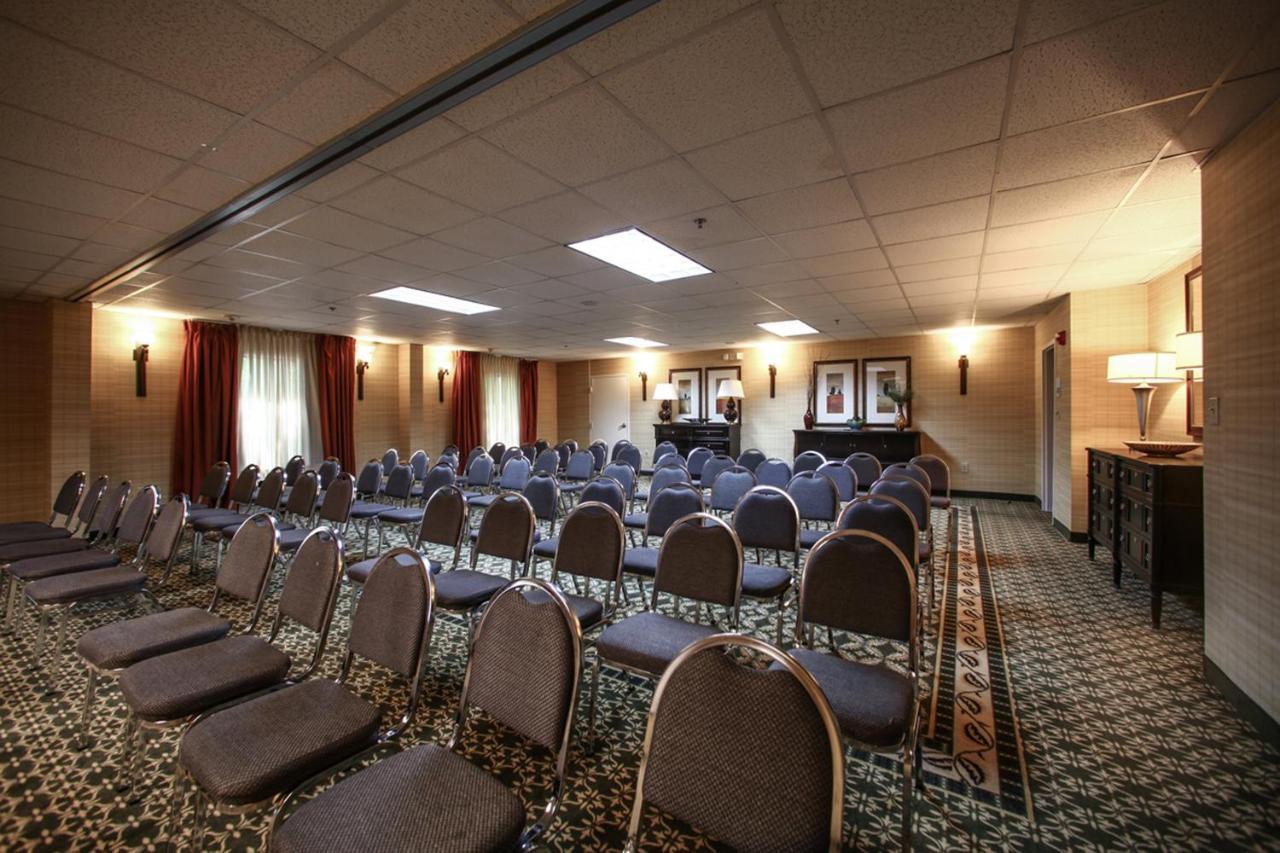 Express & - Atlanta/emory Area By Ihg Hotel