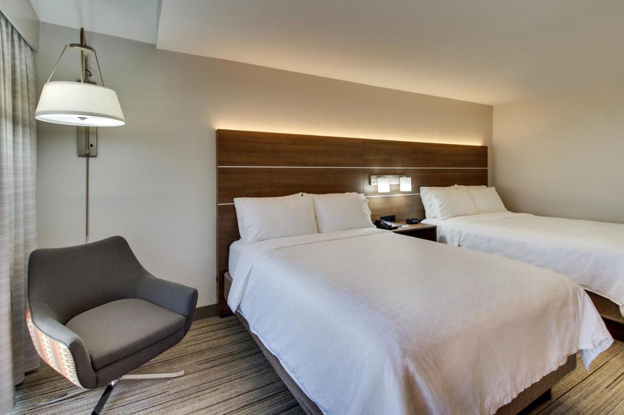 Holiday Express & - Atlanta/emory University Area By Ihg Hotel