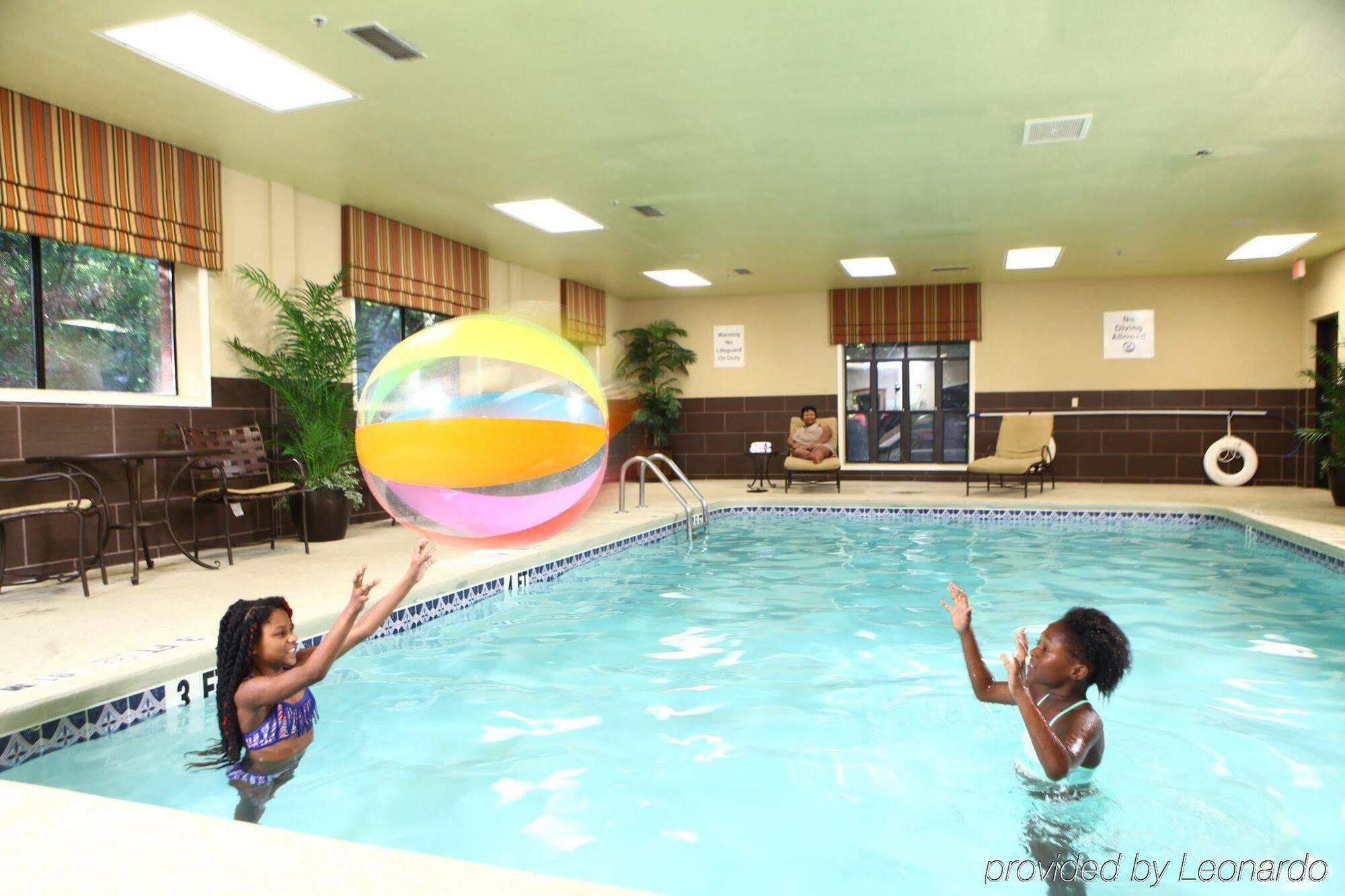 Express & - Atlanta/emory Area By Ihg Hotel